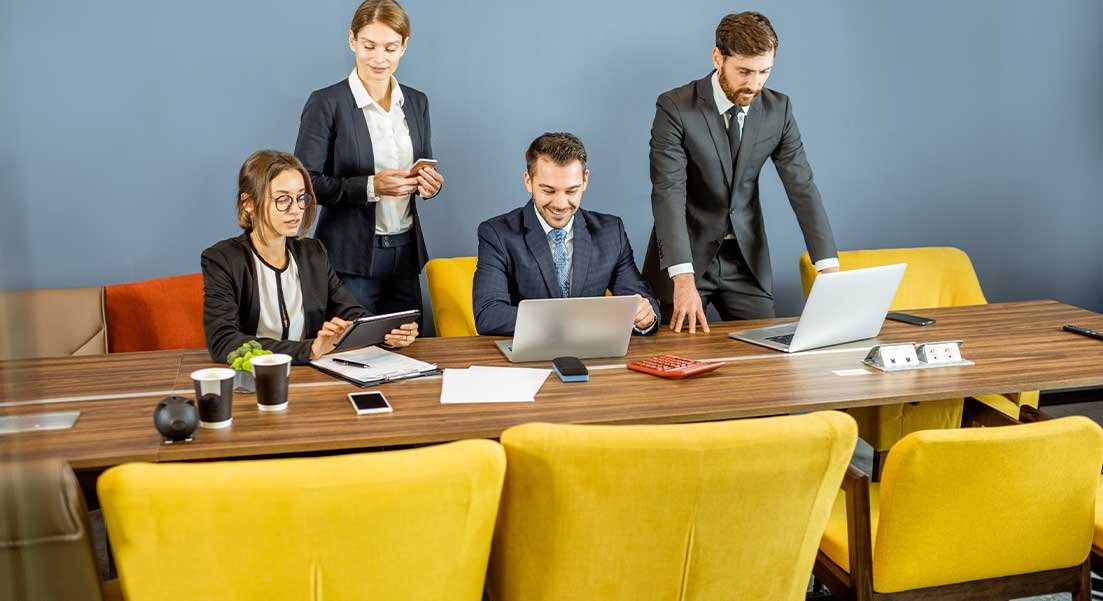 business-people-at-the-meeting-room-XMF6NVL